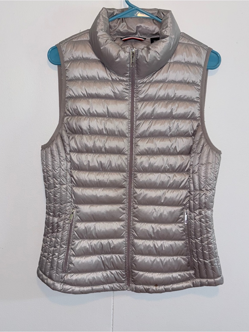 Tommy Hilfiger Packable Lightweight Puffer Vest Silver Gray Zip Pockets Medium